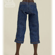 AmiGaTa wearing knee length jeans